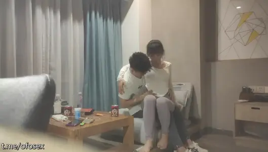 【#胖子传媒工作室】紧身裤大奶骚女，撩起衣服把脸埋进去，身材超棒大长腿，全力输出搞得太舒服了