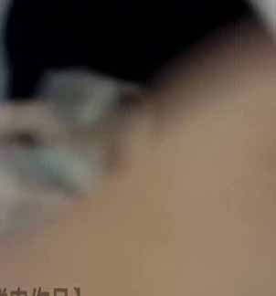 小鲜肉酒店爆操B毛还没长几根的97年大二美眉嫩逼越操...