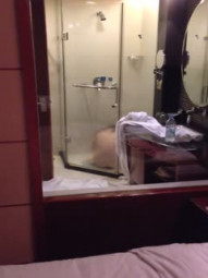 真实酒店约炮良家妹子拍摄第一视角露脸洗澡偷拍抽查后颜射