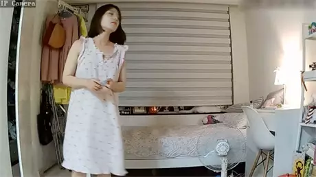 民宅破解摄像头偸拍屁股又圆又肥性感漂亮小媳妇与老...