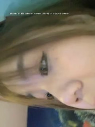 想做爸爸的小母狗萌妹和炮友啪啪，口交舔逼特写手指扣弄后入圆润大屁股