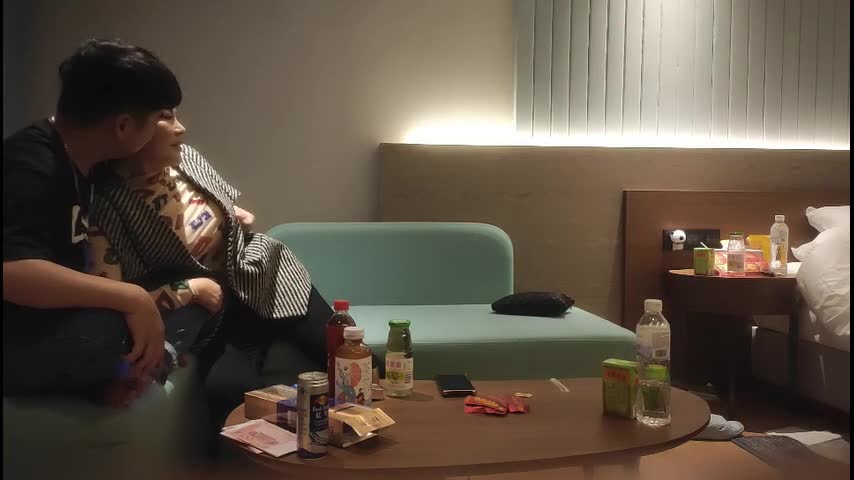 主动揉屌 深喉口交骑在身上