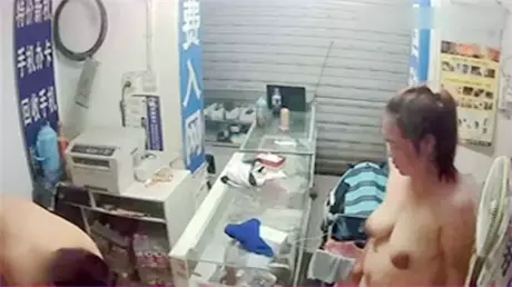 经典真实偷拍合集系列云摄像头攻击拍摄居家各种露出视频