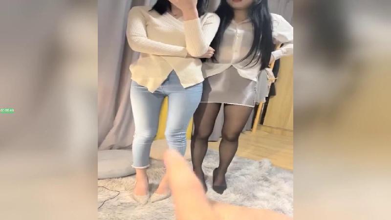 【初恋的香味】榨精少女高价计时房人气女神双飞颜值吊打全场萝莉御姐肤白貌美人间尤物牛仔裤后入蜜桃臀