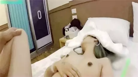 国产迷奸系列-高颜值气质大学长腿美女喝多后被朋友脱...