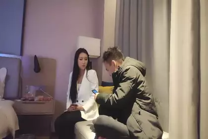 坐标重庆，【权少很骚呢】，足浴按摩刮痧养生，新下海的23岁湖南小姐姐，温柔甜美，身材棒，暴插肆意玩