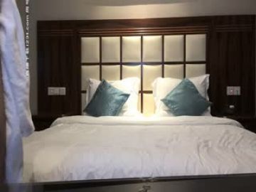 【AI高清画质2K修复】2020.8.9，【男爵全国探花】高颜值甜美衬衣妹子，脱掉口交穿上黑丝高跟鞋骑乘勐操