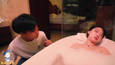 KXG0002浴室湿身强制爱 哥哥突击硬上洗澡妹妹受辱实录