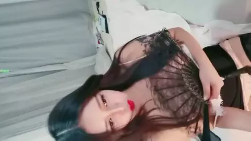 新人小伙酒店约小少妇网袜情趣装黑森林中淫水不断啪啪暴插激情四射劲爆佳作