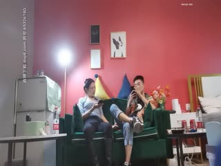 【夜色精品探花】小伙酒店约操漂亮小少妇，苗条温柔口活技术好，小穴水多又紧激情啪啪