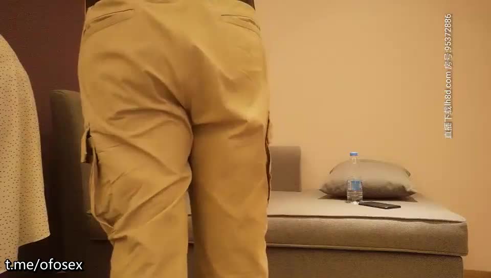 声音嗲嗲肉肉身材甜美妹子，深喉69口交舔弄特写扣逼舔菊，上位骑乘猛操呻吟诱人