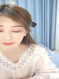 密码房，极品小奶妈女神，【糖璃儿】高颜值，挤奶水自己喝，扩阴器展示鲍鱼内部细节，白浆流得不像话