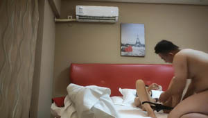 极品美乳幽怨的外围小姐姐舔腿抠穴撩拨开心