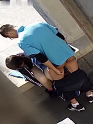 某高中小情侣校园偷情啪啪被偷拍
