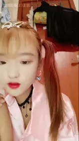 年纪不大,双马尾叛逆OO后小妹背着父母卫生间撩骚,洗澡湿身全看光