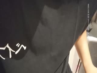 《鸭哥嫖妓》微信约炮苗条高颜值卖淫女～沙发调情床上六九各种姿势肏