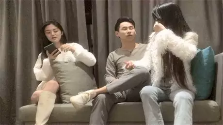 极品177小王祖贤返场，再约兔女郎女神玩双飞，高颜值...