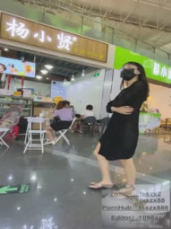 【重磅推荐】知名Twitter户外露出网红FSS冯珊珊真空超透逛商场 人前全身露出购买柠檬茶非常刺激