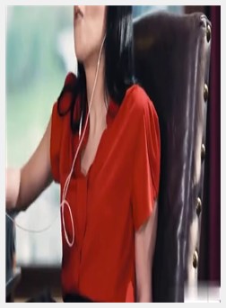 卷曲的乌木在她开会时舔她妻子的阴户