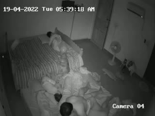 十二月最新流出黑客破解家庭网络摄像头偷拍❤️情侣夫妻啪啪啪合集3