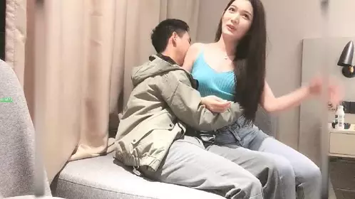 91C仔团伙漏网大神重出江湖老司机探花❤️为国争光约炮旗袍装乌克兰美女模特，套套干坏几个胯下娇恬…