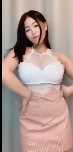 推特福利姬 林林@susu00006 各种人前露出调教 Part (37)