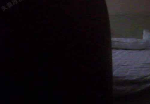 新交的18岁大一清纯小女友带去酒店一顿猛干，艸的脸...