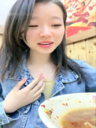 颜值不错甜美妹子九儿餐馆厕所露出逼塞著跳蛋拨开内裤特写非常粉嫩