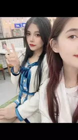 漂亮巨乳小姐姐口交着鸡巴给男人语音聊天诱惑刺激