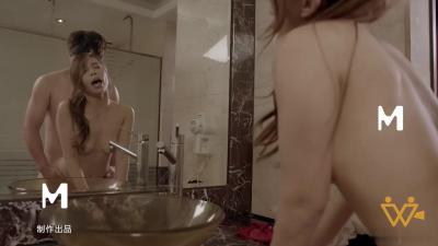 销魂夜！被狠狠压在玻璃墙上的激烈撞击！