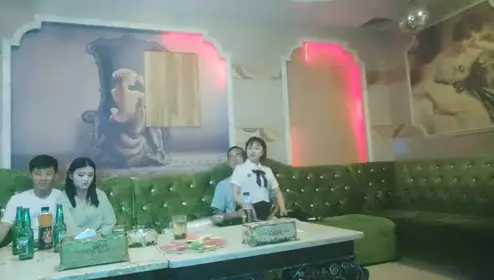 第一女探屌回归呀_野战3P清纯口交妹妹户外