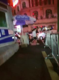 山鸡寻花上门快餐干熟女，埋头口交硬了直接操，上位骑乘抬起双腿抽出，速度搞完走人