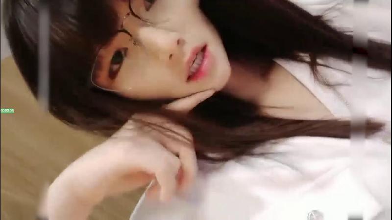 颜值极高的女神级援交美女酒店被大屌土豪扛着大白腿各种体位爆操淫叫_好深,鸡鸡好大