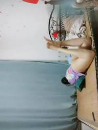 全网寻花约良家约熟女在家啪啪，浴室洗澡后入操了起来，坐在凳子上骑乘抽插，大屁股上下套弄