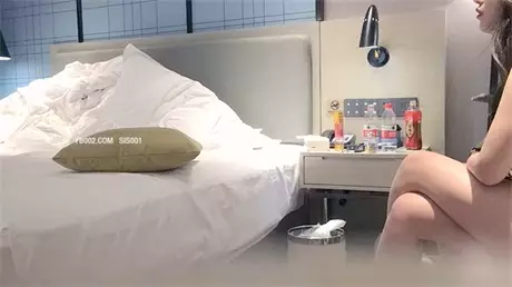 休息片刻开灯，主攻苗条外围小姐姐，配合默契姿势繁...