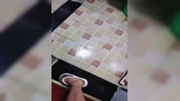 轻熟女姐妹花一起伺候大鸡巴，全程露脸情趣诱惑，活好不粘人，淫声荡语撩骚不断，让大哥轮草抽插，浪叫不止第12集