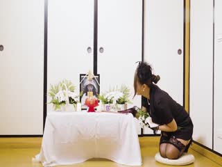 外表清纯的高中生眼镜妹子●白丝美足逼毛浓密的肉穴-