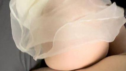 【兄妹乱伦】妹妹也来陪爸妈出游，终于趁没人时再一次操到了妹妹，自从上一次乱伦后憋了好久