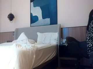 《出轨泄密》老哥约良家人妻聊天调情搞了好久才给操洗完澡摸穴猛怼